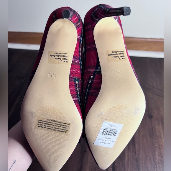NWOT Liv Tartan plaid bow heel from New York and Co. - Picture 3 of 3